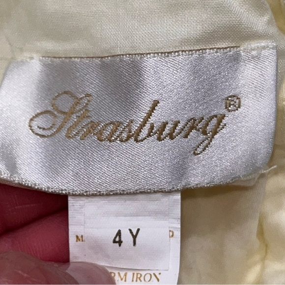 Strasburg Girl’s Pale Yellow Embroidered Cotton Sundress size 4 - Picture 7 of 8